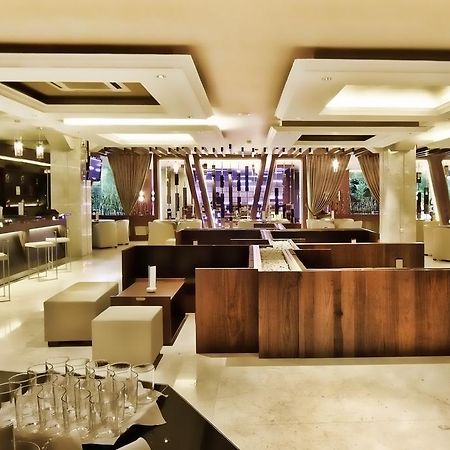 Grand Delta Hotel Medan Buitenkant foto