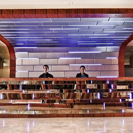 Grand Delta Hotel Medan Buitenkant foto