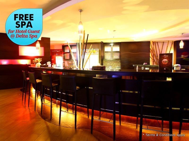 Grand Delta Hotel Medan Buitenkant foto