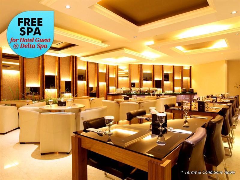 Grand Delta Hotel Medan Buitenkant foto