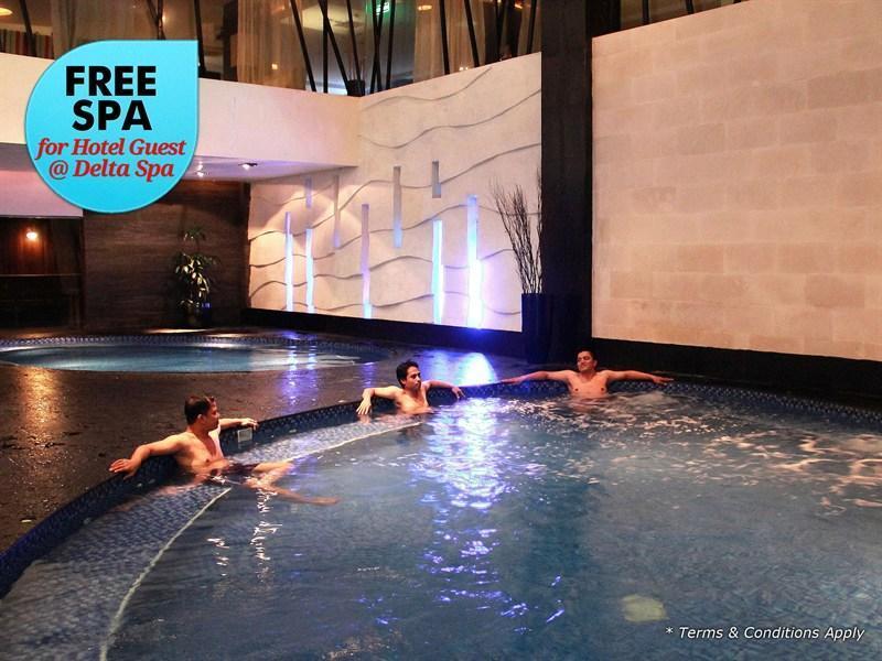Grand Delta Hotel Medan Buitenkant foto