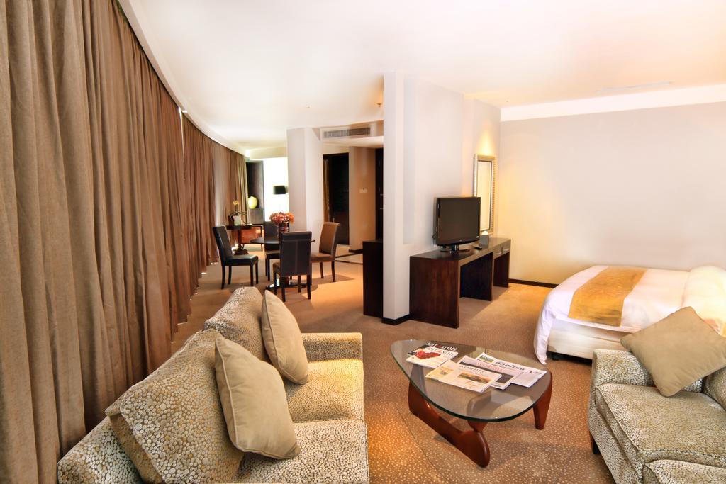Grand Delta Hotel Medan Buitenkant foto