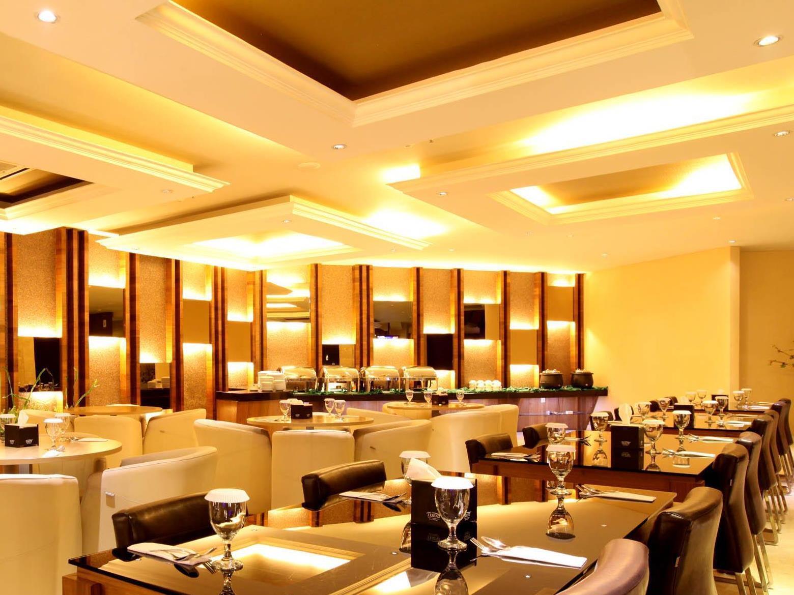 Grand Delta Hotel Medan Buitenkant foto