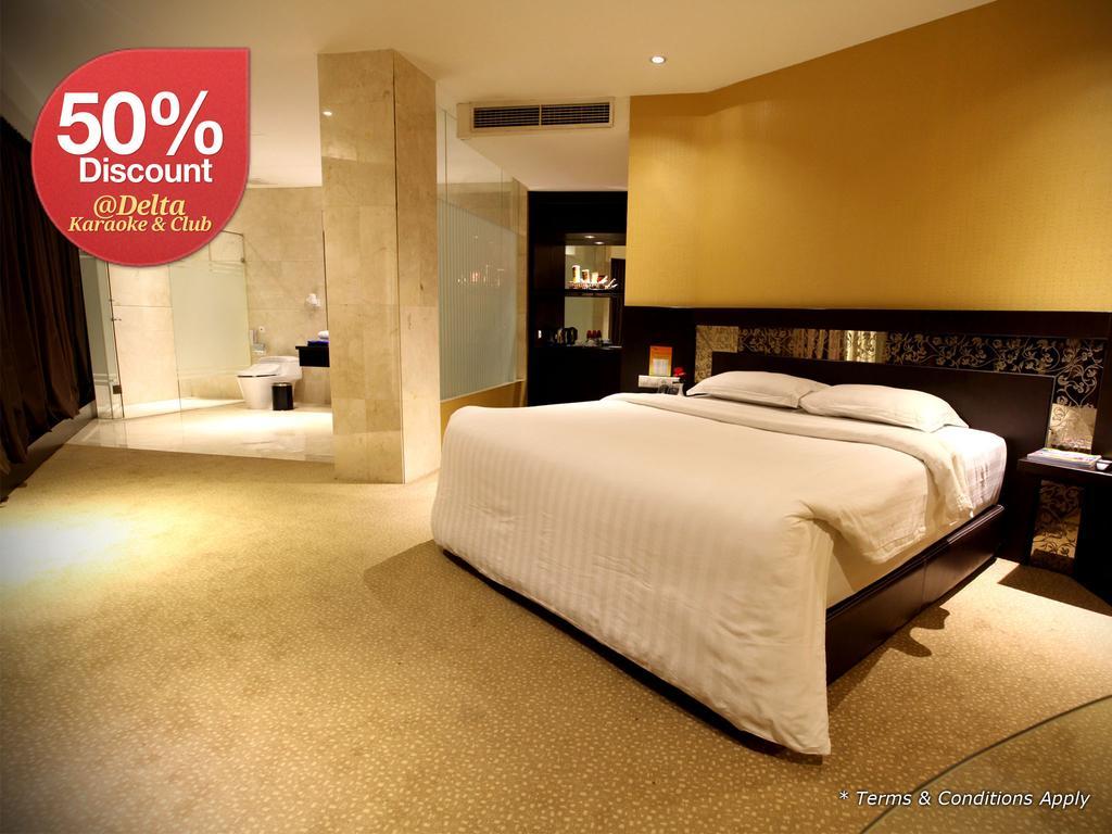 Grand Delta Hotel Medan Buitenkant foto